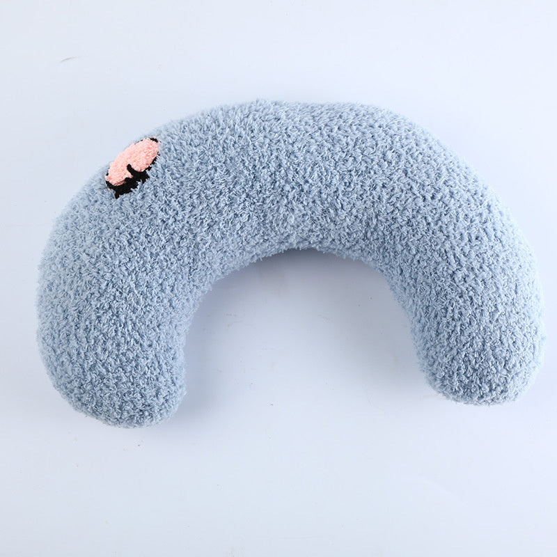 Little Pillow For Cats Fashion Neck Protector Deep Sleep Puppy U-Shaped Pillow Pets Pillow Kitten Headrest Dog Sleeping Pillow Pet Products Overview: 【SOFT & COZY PET PILLOW】- This cozy pillow is great for protecting a puppy’s vertebra and is good for old