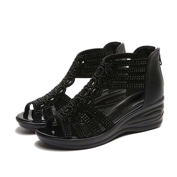 Orthopedic Sandal The Sandália Bella® is a premium orthopedic sandal that provides exceptional relief from back pain and foot discomfort - while still allowing you to look fashionable and stylish. It has an advanced high-tech orthopedic insole designed by