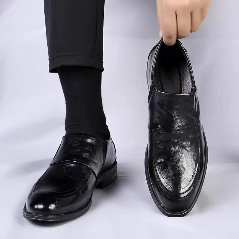 Slip-on Comfort And Casual Men's Shoes Product information: Color: Black, Brown Size: 38, 39, 40, 41, 42, 43, 44 Sole material: rubber Shoe Upper material: Cowhide Size: Packing list: A pair of leather shoes Product Image: Slip-on Comfort And Casual Men's