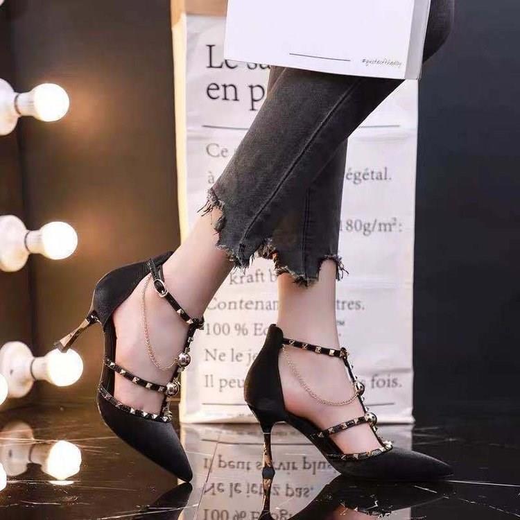 Korean Version Of Sandals Female Pointy Fairy High Heels Stiletto Product information: Color: Black wine red Sizes: 34,35,36,37,38,39 Upper material: microfiber leather Product Category: One-line strap Sandals Toe shape: pointed tip Sole material: rubber