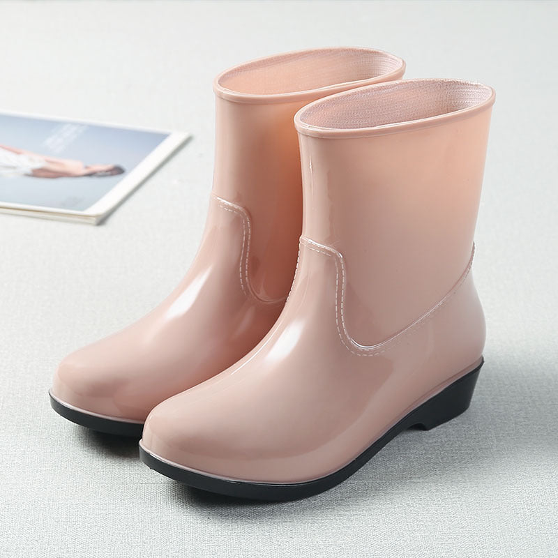 Four Seasons Rain Boots Women's Short Boots Fashion Waterproof Overview: Unique design, stylish and beautiful. Good material, comfortable feet. A variety of colors, any choice. Specification: Applicable gender: female Tube height: medium tube Thickness: t