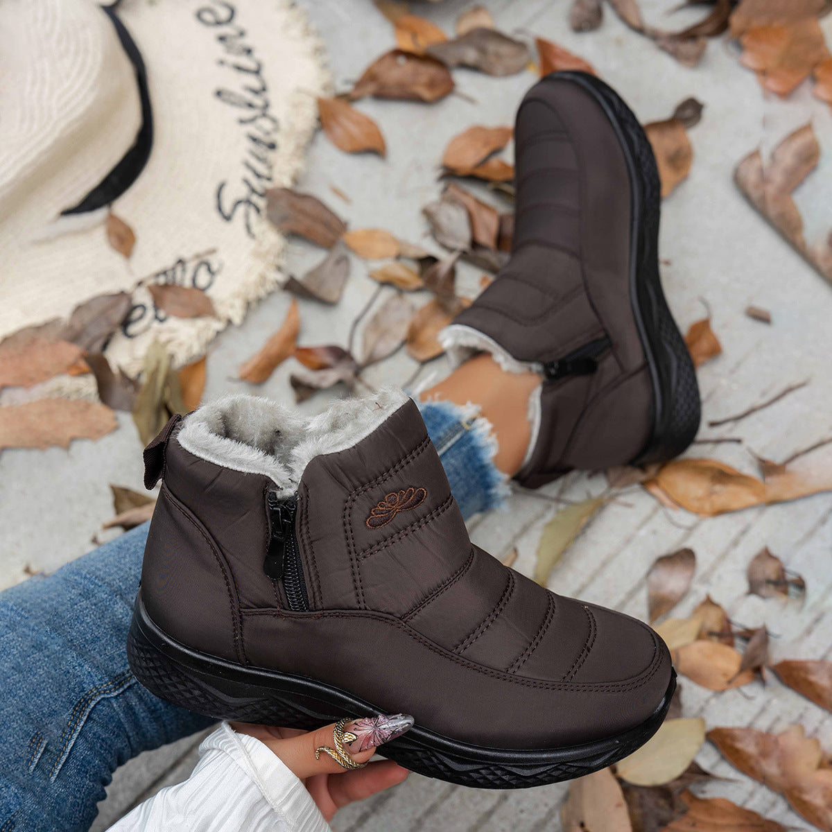 Winter Snow Boots WIth Side Zipper Casual Warm Plush Flat Shoes Women's Fleece Ankle Boot Product information: Upper material: satin Sole material: PU Upper height: medium upper Toe shape: round head Heel shape: Thick heel Inner material: washed wool Open