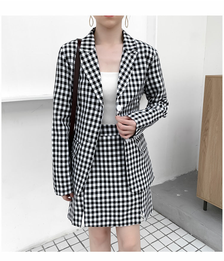 Plaid suit skirt suit Size: XS S M L Color classification: black plaid jacket size length shoulder bust waist XS 65 40.5 85 75 S 66.5 42 87 77 M 68 44 91 81 L 69.5 46 95 85 skirt length length waist hip xs 41 62 90 s 42 64 92 m 43 68 96 l 44 72 100 unit:c