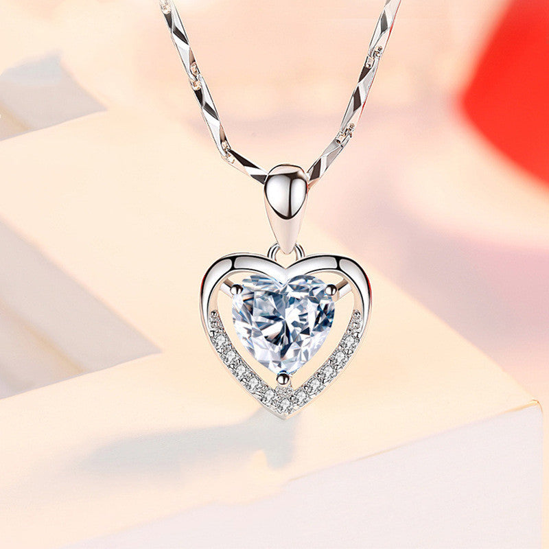 925 Heart-shaped Rhinestones Necklace Luxury Personalized Necklace For Women Jewelry Jewelry Valentine's Day Gift Material: S925 silver Matching: Shiny Sunflower Seed Chain + Water Constant Heart Pendant Style: simple, stylish and romantic 925 Heart-shape