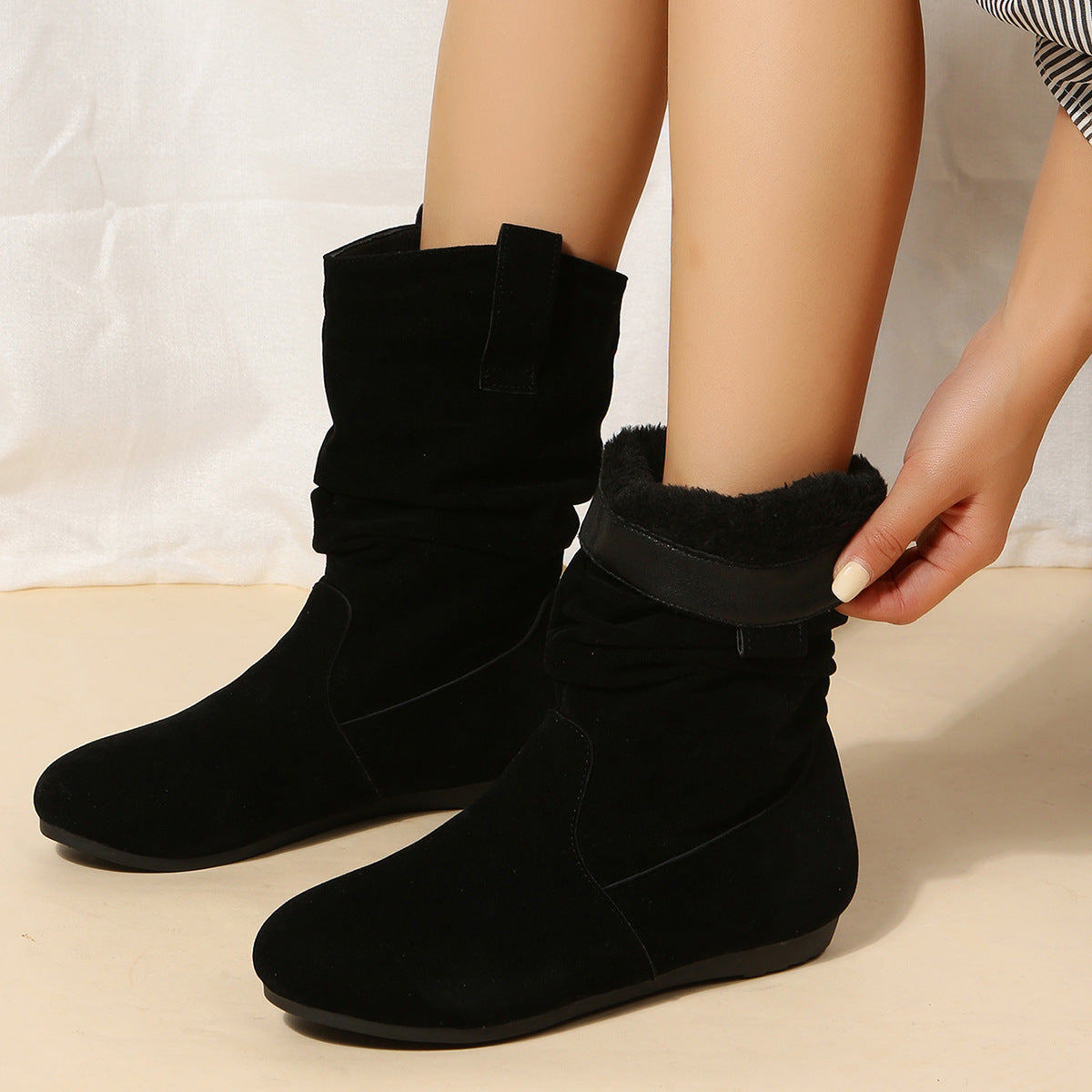 Round Toe Flat Boots Fashion Solid Color Suede Mid-calf Boot Winter Warm Shoes For Women Overview: Unique design, stylish and beautiful. Good material, comfortable feet. A variety of colors, any choice. Specification: Product Category: Fashion Boots Shoe