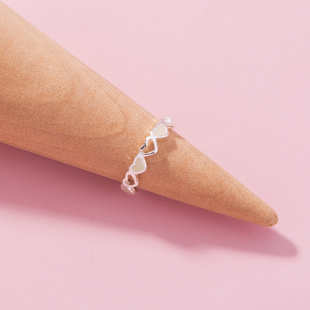 Luminous Heart Ring Glow-in-the-dark Adjustable Love Rings Product information: Style: Europe and America Material: Copper Treatment process: electroplating Details&Type: Product Size: Adjustable Package Size: Packing list: Ring*1 Product Image: Luminous