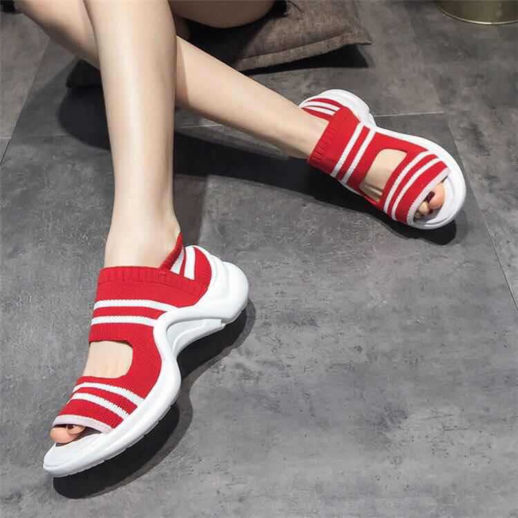 Women's casual bottomed sandals Upper material: suede Toe shape: fish mouth Heel shape: chunky heel Popular elements: color matching, waterproof platform, knitted surface Pattern: color matching Sole process: Viscose shoes Inner material: PU Upper height: