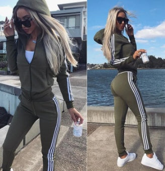 European And American Foreign Trade Women's New Sports And Leisure Suits Product information: Style: England pattern: Plain Style: Pants suit Top style: Fleece sweater Top sleeve length: Long sleeve Pants style: Straight pants Length: Trousers Popular ele