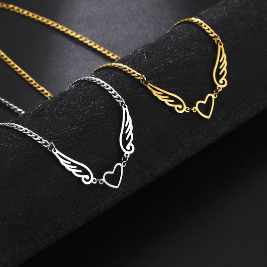 Hollow Heart Angel Wing Necklace Product information: Treatment Process: Electroplating Color: steel, gold Pendant material: titanium steel Material: Stainless steel Popular elements: Love/heart Perimeter: 31cm (inclusive)-40cm (inclusive) Packing list: N
