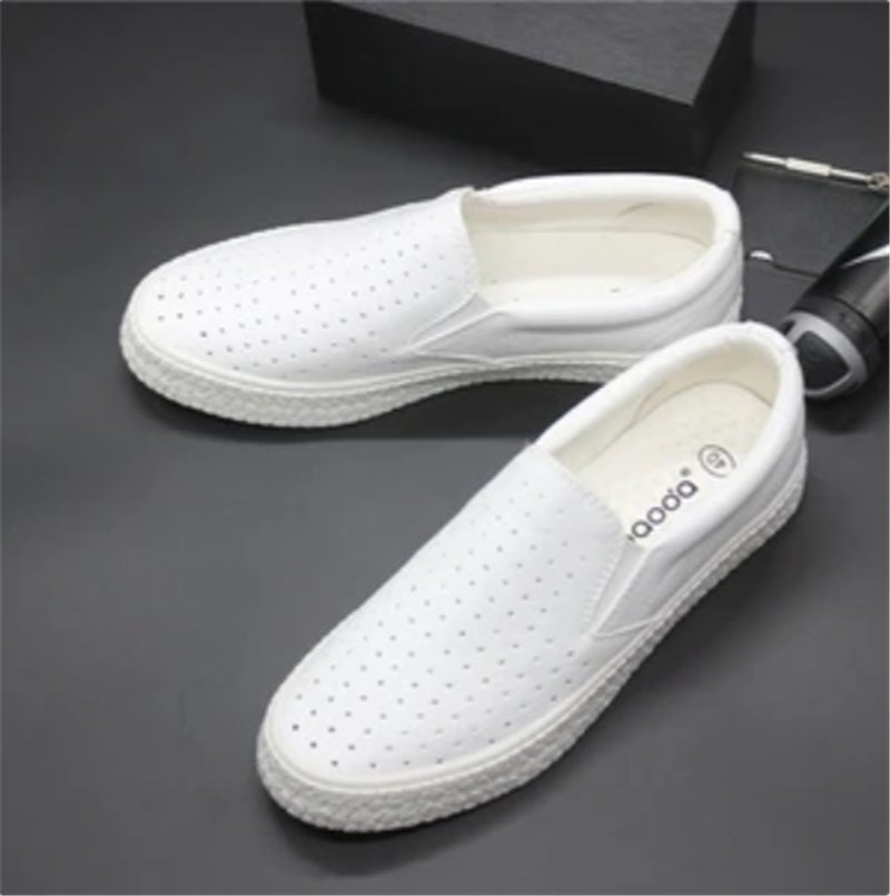Hollow Leather Shoes Comfortable Sandals Breathable Holes Soft Soles Product Information: Upper material: microfiber leather Sole Material: Rubber Style: youth trend Wearing style: sleeve/overshoes Function: Breathable, non-slip Style: Baotou Inside mater