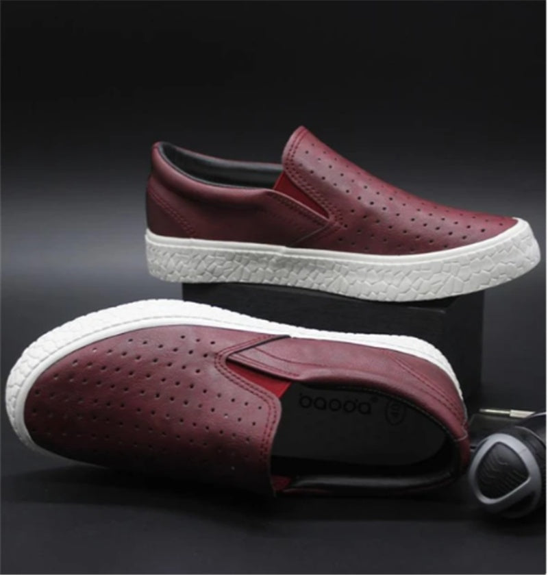 Hollow Leather Shoes Comfortable Sandals Breathable Holes Soft Soles Product Information: Upper material: microfiber leather Sole Material: Rubber Style: youth trend Wearing style: sleeve/overshoes Function: Breathable, non-slip Style: Baotou Inside mater
