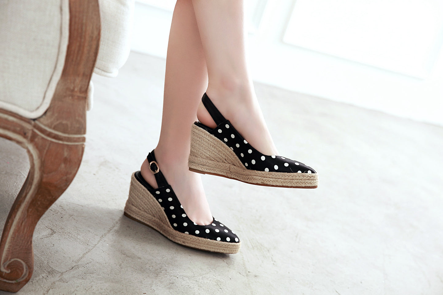 Cross-Border Straw Woven Wedge Heel Ladies Sandals High Heel Back Straps Baotou Size Women'S Shoes Wave Point Product information: Product category: fashion sandals Applicable age: adult Supply category: Spot Upper Material: Cloth Sole material: beef tend