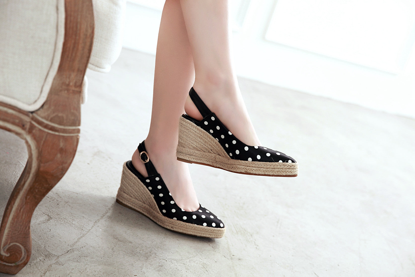 Cross-Border Straw Woven Wedge Heel Ladies Sandals High Heel Back Straps Baotou Size Women'S Shoes Wave Point Product information: Product category: fashion sandals Applicable age: adult Supply category: Spot Upper Material: Cloth Sole material: beef tend