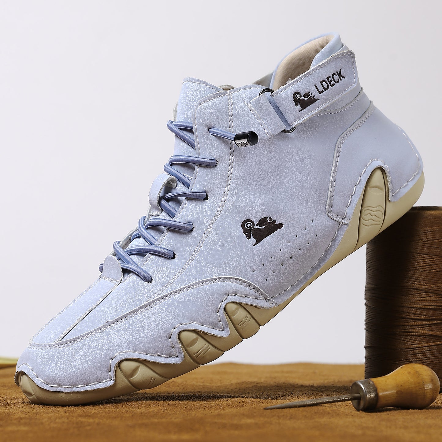 Leather Casual Shoes For Men Fashion Loafers Shoes With Velcro Lace Up Men Ankle Boots 35-48 Product information: Sole Material: Rubber Upper Material: Microfiber Cortical features: microfiber Toe shape: round head Function: breathable, non-slip, warm Hee