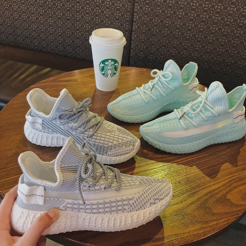 Woven coconut shoes female daddy shoes Product Category: Coconut Shoes For the season: Summer Applicable gender: female Upper material: flying weave Heel height: flat heel Sole material: plastic Wearing style: front tie Opening depth: shallow mouth (below