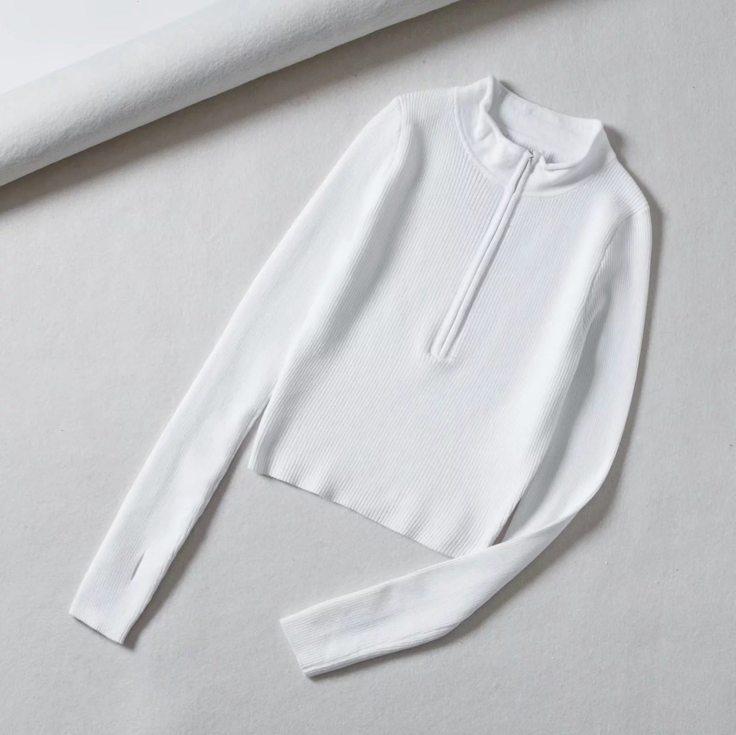 Half Zipped Stand Collar Midriff Outfit Skinny Knit Top Product information: Fabric name: Cotton Color: black, green, white, dark gray Main fabric composition: Cotton Size: free size Style type: private clothing socialite Sleeve length: long sleeve Popula