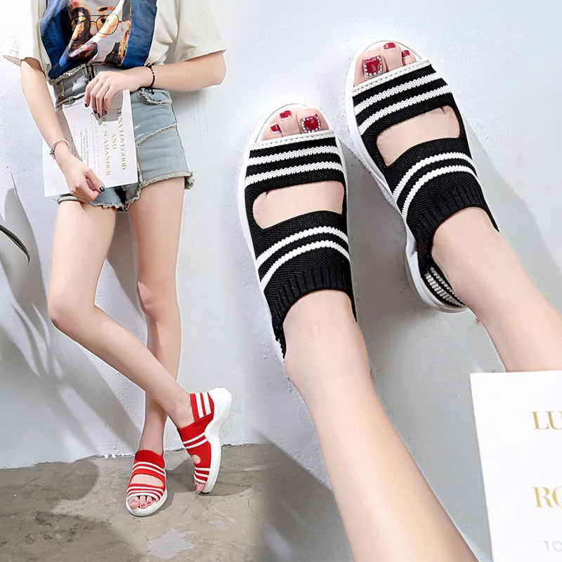 Women's casual bottomed sandals Upper material: suede Toe shape: fish mouth Heel shape: chunky heel Popular elements: color matching, waterproof platform, knitted surface Pattern: color matching Sole process: Viscose shoes Inner material: PU Upper height: