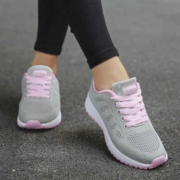 Women Shoes Sports Sneakers Upper material: mesh Heel height: low heel (1-3CM) Sole material: EVA Inside material: mesh Upper height: low Heel shape: Wedge heel Sole craft: vulcanized shoes Women's shoe size: 35 36 37 38 39 40 41 42 43 44 Foot length: 225