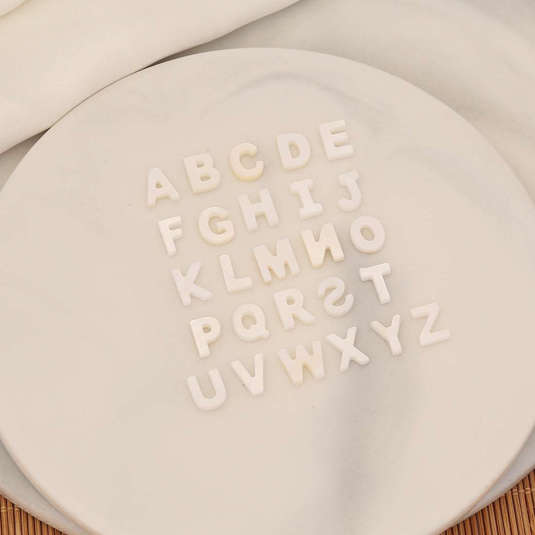 26 Letters White Shell Beaded Bracelet Women Metal Love Design Bracelet Jewelry Product information: Material:Shell Processing: Handmade Style: Women's Packing list: Bracelet*1 Product Image: 26 Letters White Shell Beaded Bracelet Women Metal Love Design