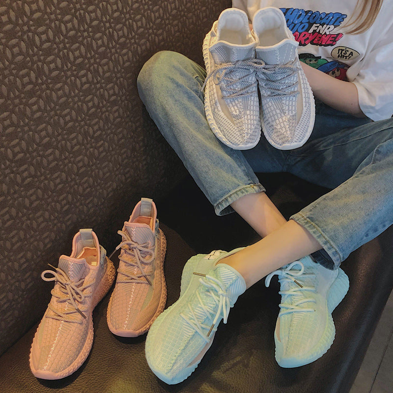 Woven coconut shoes female daddy shoes Product Category: Coconut Shoes For the season: Summer Applicable gender: female Upper material: flying weave Heel height: flat heel Sole material: plastic Wearing style: front tie Opening depth: shallow mouth (below