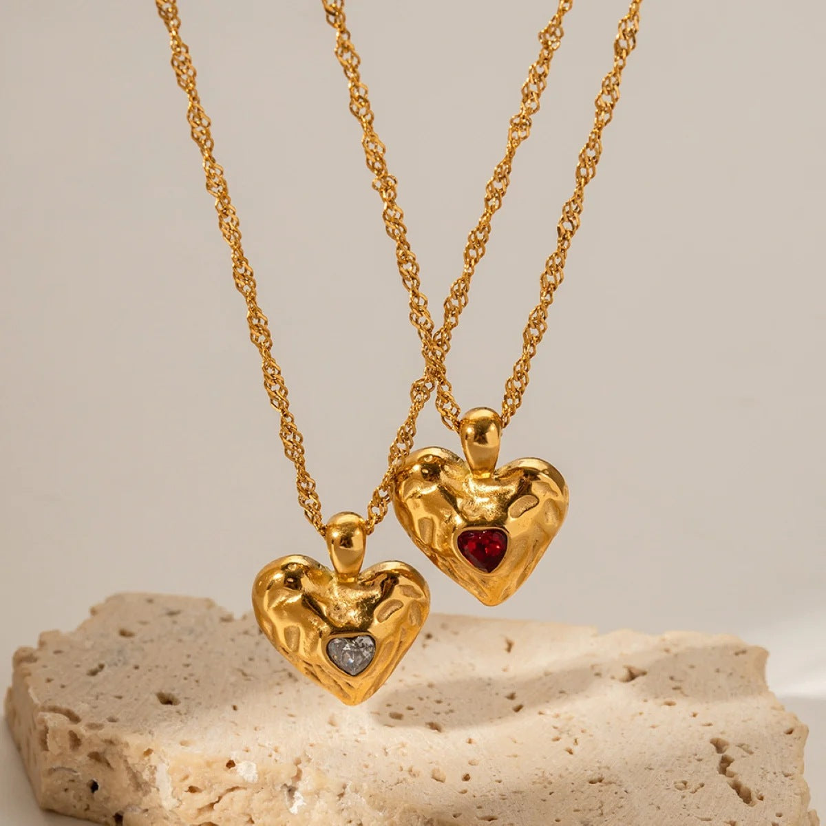 Alloy Heart-shaped Necklace With Diamond Fashion INS Style Necklace Love Valentine's Day Product information: Material:Alloy Processing: Electroplating Shape:Heart Size Information: Packing list: Necklace*1 Product Image: Alloy Heart-shaped Necklace With