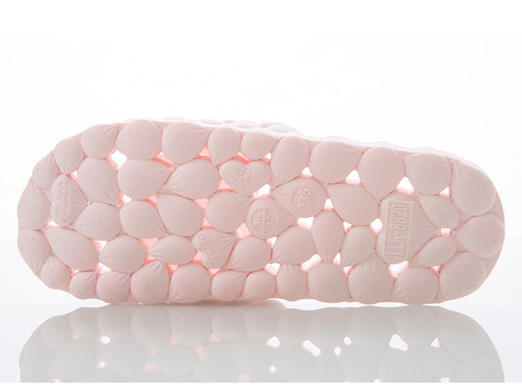 Bathroom Leaking Slippers Female Bathing Hollow Home Interior Household Men's Sandals And Slippers Product information: Type of slippers: Toe slippers Sole material; PVC Applicable gender: neutral/male and female Whether to wrap the follow; No Function: b