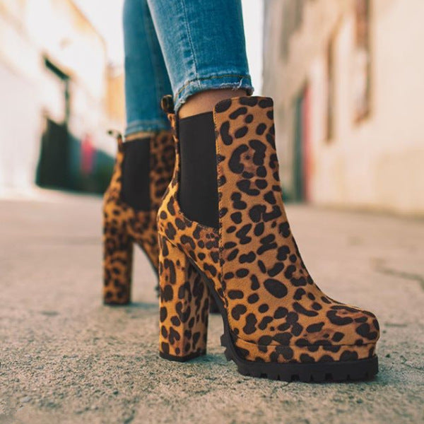 Round-toe Ankle Boots Solid Leopard Print Thick Square High Heel Shoes Ladies Casual Fashion Autumn Winter Suede Dress Party Boots Product information: Upper material: suede Sole Material: Rubber Applicable gender: Female Toe shape: round toe Heel shape: