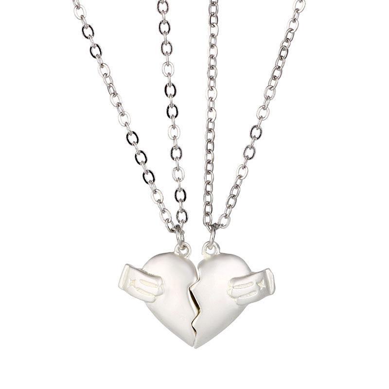 Creative Magnet Love Necklace 2pcs Heart-broken Shape Necklace Men And Women Personalized Jewelry For Valentine's Day Product information: Material:Alloy Processing: Electroplating Chain Style:Cross Chain Pendant Material: Alloy Packing list: Necklace*2PC