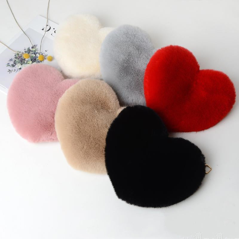 Love Bags For Women Plush Chain Shoulder Bags Valentine's Day Party Bag Product information: Material: plush Luggage trend style: small round bag Bag size: medium Lining texture: synthetic leather Bag shape: heart Opening method: zipper Pattern: solid col