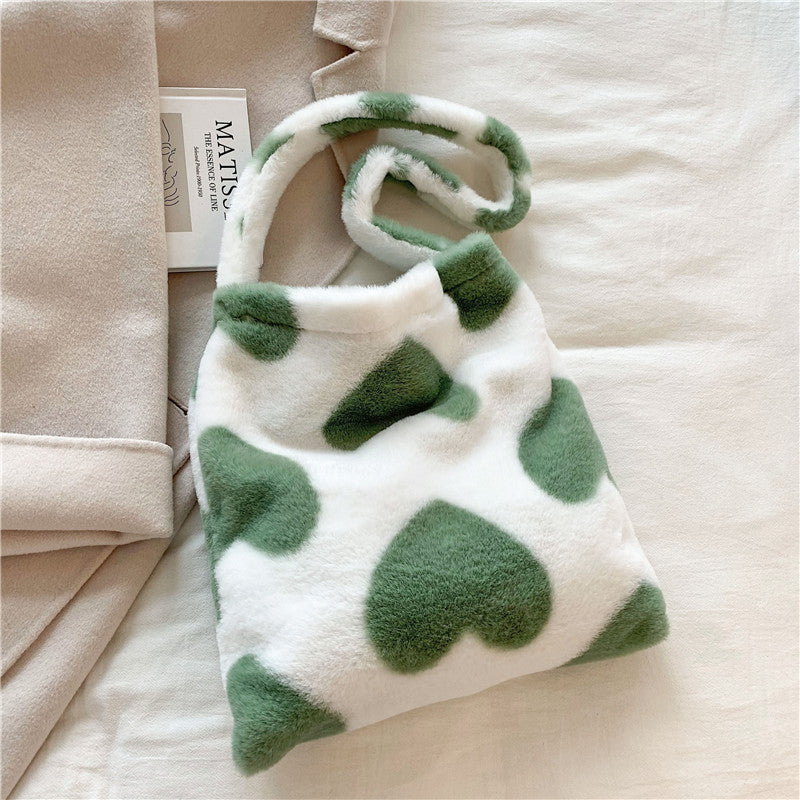 Love Heart Shoulder Bags Winter Plush Shopping Bags For Women Product information: Material: plush Luggage trend style: bucket bag Bag size: large Fashion element: plush Lining texture: no lining Bag shape: vertical square Cover opening mode: adhesive clo