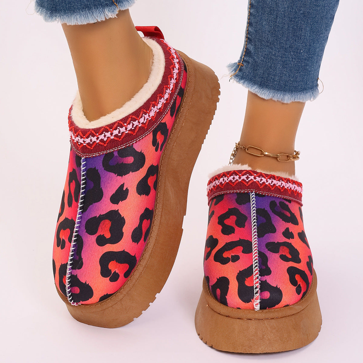 Women's Cartoon Christmas Print Ankle Boots Casual Slip On Plush Lined Home Shoes Comfortable Winter Short Boots Overview: Unique design, stylish and beautiful. Good material, comfortable wear. A variety of colors, any choice. Product information: Toe sha