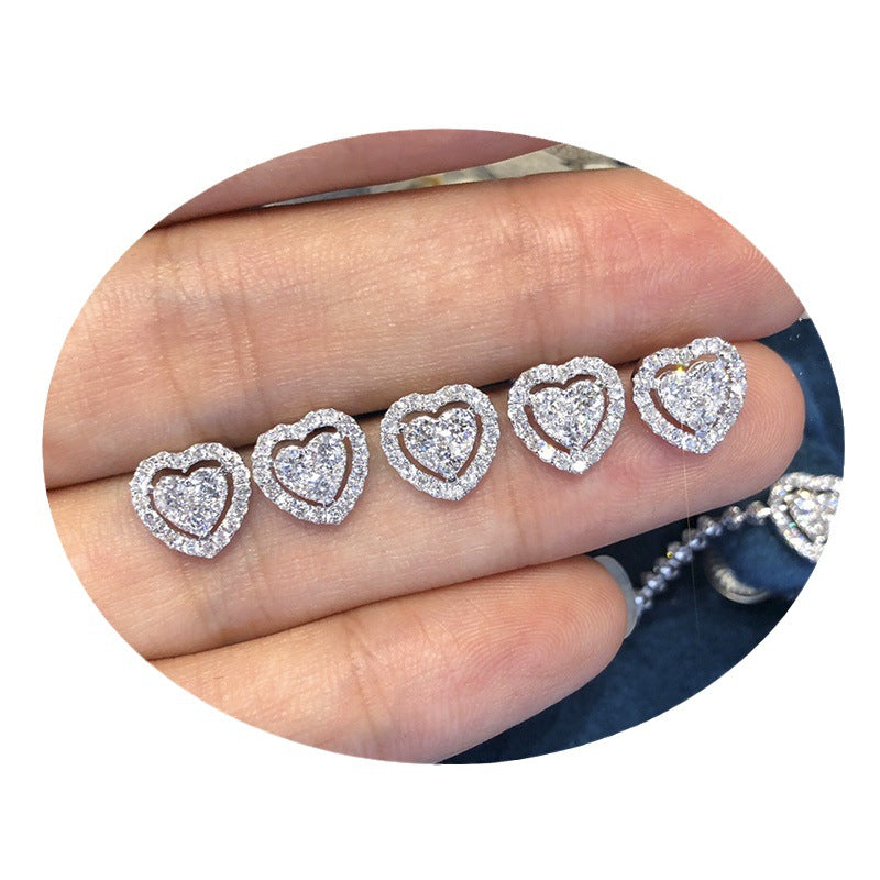 Rhinestone Love Stud Earrings For Women Temperament Fashion Heart-shape Earrings Product information: Material:Zircon Style: fashionable and simple Features:Electroplating Color: white Size Information: Packing list: Earring*1 Pair Product Image: Rhinesto
