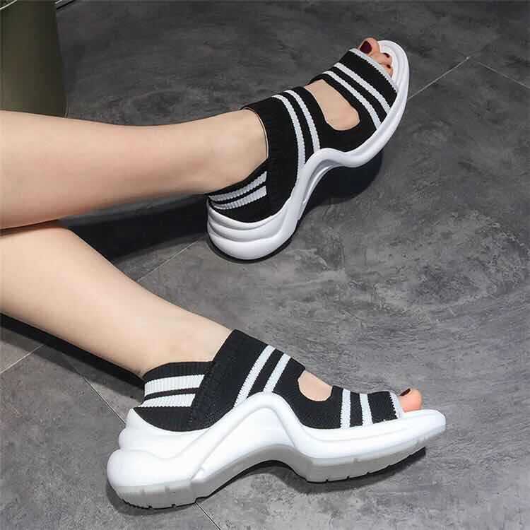 Women's casual bottomed sandals Upper material: suede Toe shape: fish mouth Heel shape: chunky heel Popular elements: color matching, waterproof platform, knitted surface Pattern: color matching Sole process: Viscose shoes Inner material: PU Upper height: