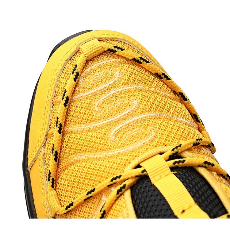 New Men's Shoes Breathable Casual Sports Shoes Overview: Unique design, stylish and beautiful. Good material, comfortable feet. A variety of colors, any choice. Specification: Upper material: Mesh Sole material: Adhesive shoes Applicable Gender : Male Sty