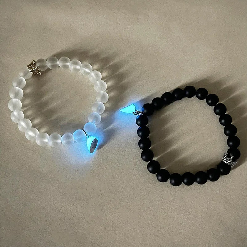 Fashion Jewelry 2pcs Handmade Crown Beaded Charms Bracelet Luminou Heart Glow In The Dark Couple Bracelet For Lover Men Women Fluorescent Gift Overview: 100% brand new product This simple and versatile outfit is a year-round must-have! Just a simple match