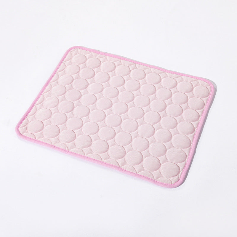 Pet Ice Mat Summer Pet Mat Dog Mat Cat Cooling Mat Pet Supplies Pet Cooling Supplies Pet Mat Product Information: Material: Cloth Product Category: Seat Cushion Item No.: Pet cold pad Color: pink, dark blue, light blue, gray, brown Specifications: 40*30CM
