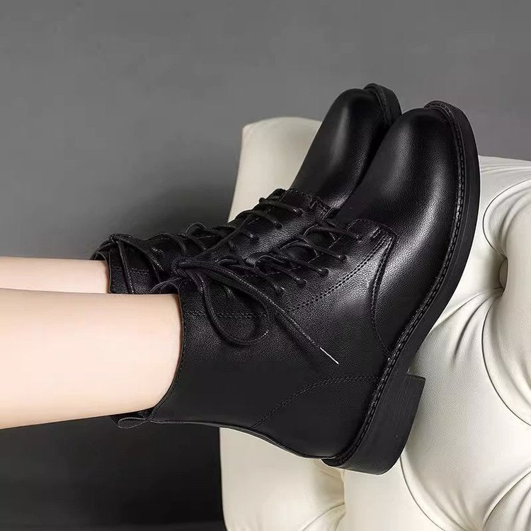 Dr Martens Boots Women's British Style Thick Bottom Product information: Color: black, black plus Velvet Heel height: mid heel (3-5CM) Size: 35, 36, 37, 38, 39, 40 Sole material: rubber Toe holder shape: round head Shoe Upper material: artificial pu Weari