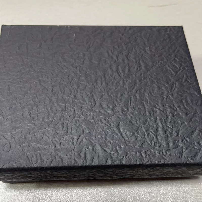 925 Sliver Heart Shaped Geometric Necklace Jewelry Women's Clavicle Chain Valentine's Mothers Day Gift The necklace without a box. You need to buy the box. Unique design, stylish and beautiful. Good material, comfortable to wear. A variety of colors, more