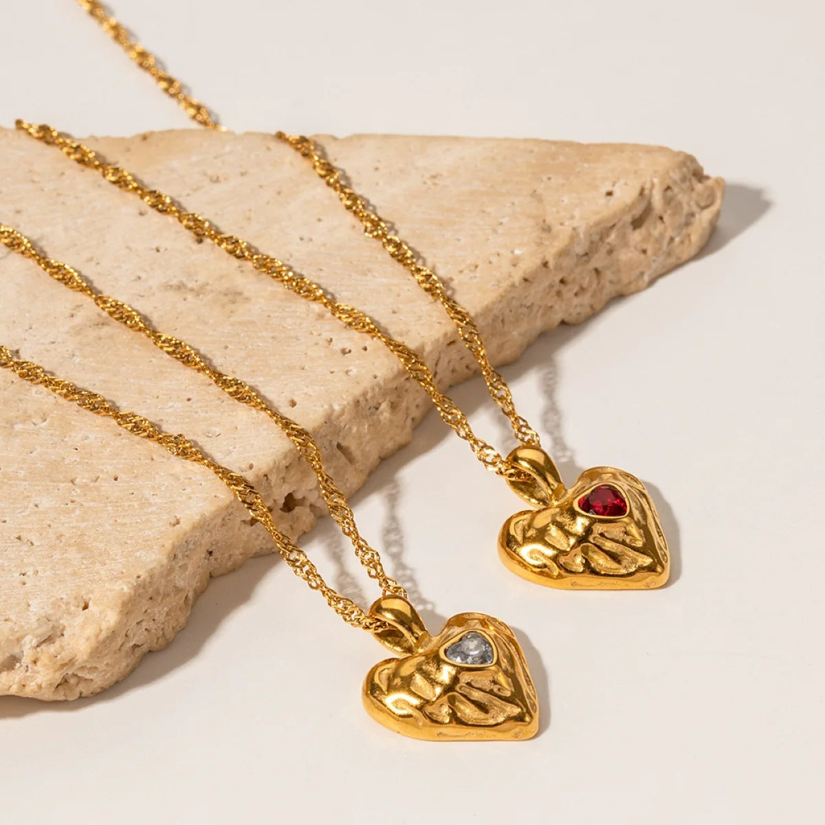 Alloy Heart-shaped Necklace With Diamond Fashion INS Style Necklace Love Valentine's Day Product information: Material:Alloy Processing: Electroplating Shape:Heart Size Information: Packing list: Necklace*1 Product Image: Alloy Heart-shaped Necklace With