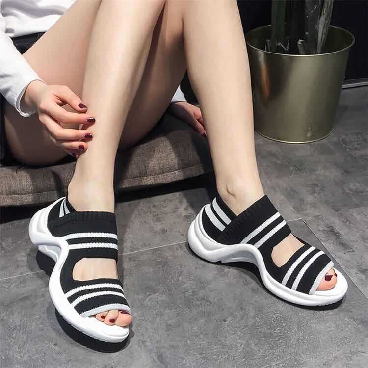 Women's casual bottomed sandals Upper material: suede Toe shape: fish mouth Heel shape: chunky heel Popular elements: color matching, waterproof platform, knitted surface Pattern: color matching Sole process: Viscose shoes Inner material: PU Upper height: