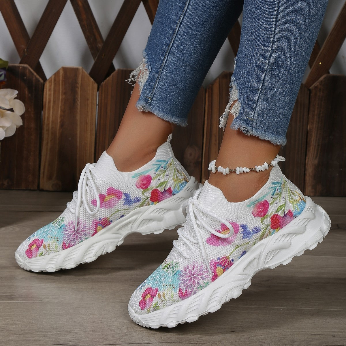 Women's Sports Shoes Flowers Print Walking Sneakers Casual Breathable Lace-up Mesh Shoes Product information: Toe shape: round toe Upper Material:Canvas Pattern: Flower Color:pink,white,khaki,black Size:35,36,37,38,39,40,41,42 Sole Material: Rubber Lining