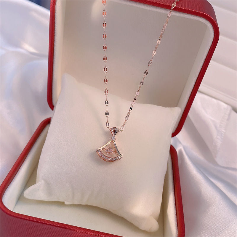 Valentines Day Gift Perfume Bottle Pendant Titanium Steel Necklace Korean Trend Zircon Luxury Female Necklace Charm Jewelry Gift Fashion Jewelry Woman Overview: Unique design, stylish and beautiful. Good material, High quality. A variety of types, any cho
