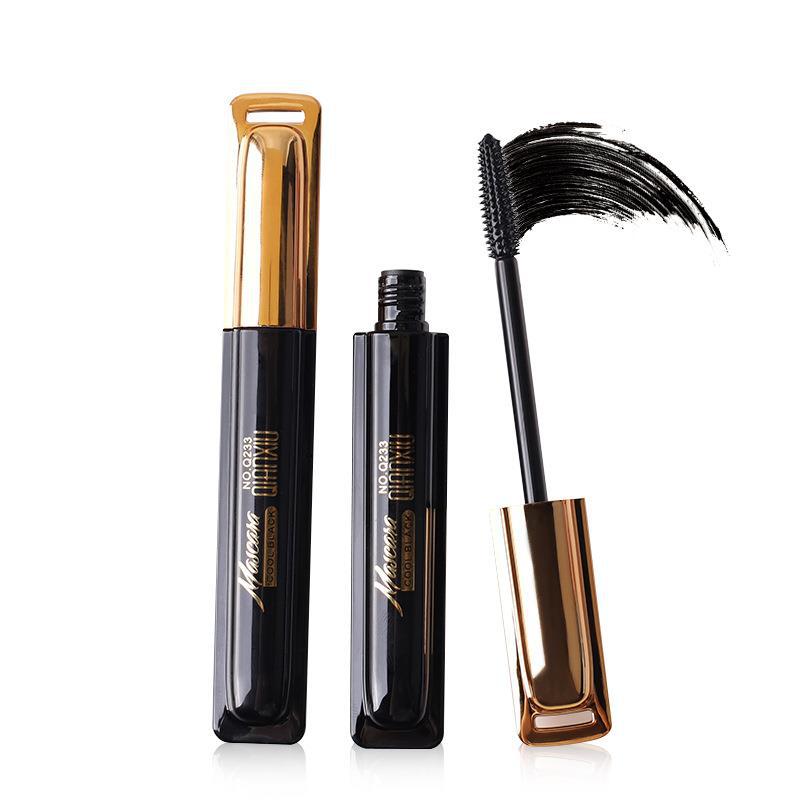 Waterproof Not Smudge Non-caking 4D Mascara Product information: Efficacy: long, thick, curly Color: Black Net content: 5g Category: Mascara Packing list: Mascara X1 Product Image: Waterproof Not Smudge Non-caking 4D Mascara Product information: Efficacy:
