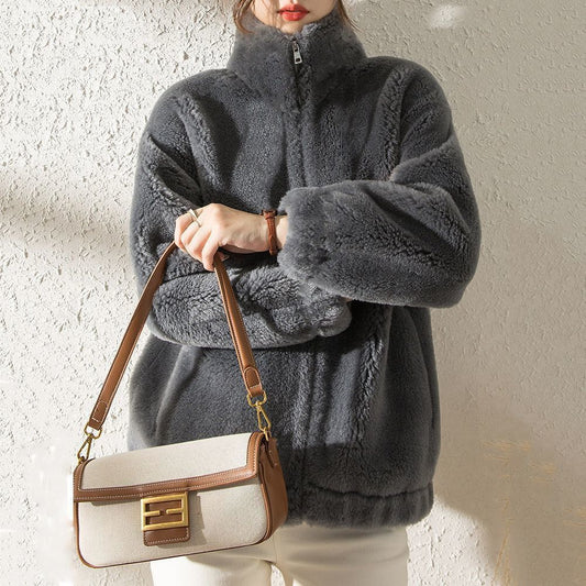 New Solid Color Coral Fleece Short Coat Women's Loose Product information: Thickness: thick Fabric name: Coral fleece/polyester (polyester fiber) Color: dark gray, light green, brown Sleeve type: Regular Main fabric composition: Polyester (polyester fiber