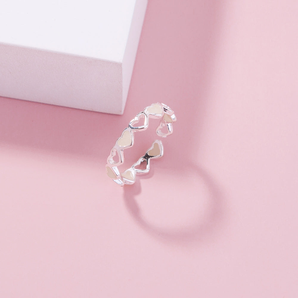 Luminous Heart Ring Glow-in-the-dark Adjustable Love Rings Product information: Style: Europe and America Material: Copper Treatment process: electroplating Details&Type: Product Size: Adjustable Package Size: Packing list: Ring*1 Product Image: Luminous