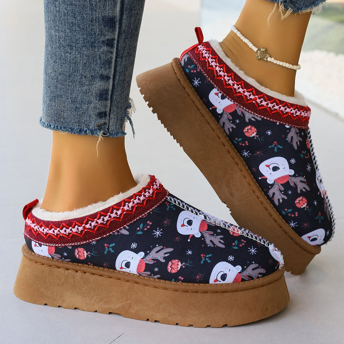Women's Cartoon Christmas Print Ankle Boots Casual Slip On Plush Lined Home Shoes Comfortable Winter Short Boots Overview: Unique design, stylish and beautiful. Good material, comfortable wear. A variety of colors, any choice. Product information: Toe sha