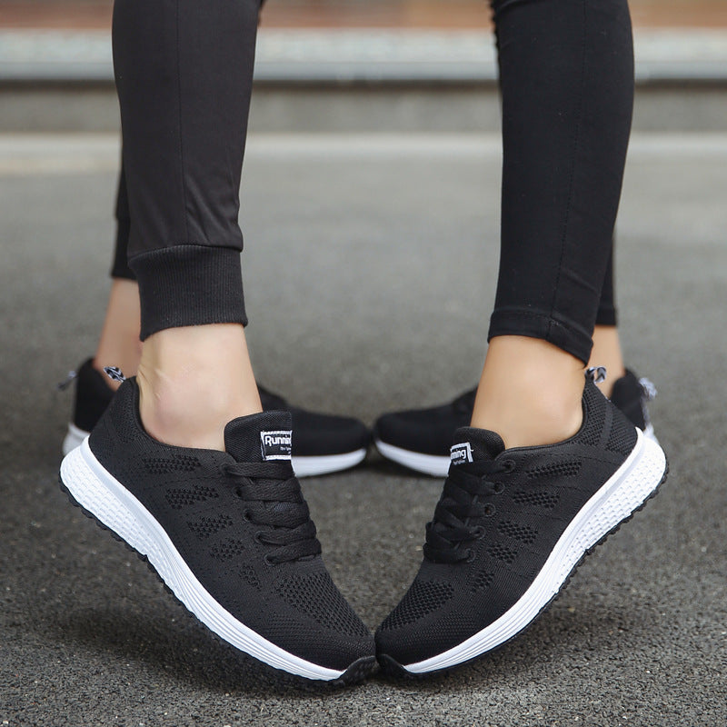 Women Shoes Sports Sneakers Upper material: mesh Heel height: low heel (1-3CM) Sole material: EVA Inside material: mesh Upper height: low Heel shape: Wedge heel Sole craft: vulcanized shoes Women's shoe size: 35 36 37 38 39 40 41 42 43 44 Foot length: 225