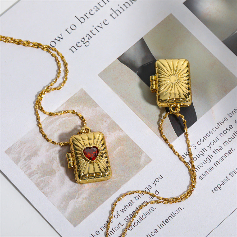 Retro Opening And Closing Love Zircon Album Box Necklace Ins Personalized Necklace Clavicle Chain Jewelry For Women Valentine's Day Product information: Material: Copper + Zirconia Size: 45+5cm Pendant: 14.7*20mm Plating: 14k gold Packing list: Necklace*1