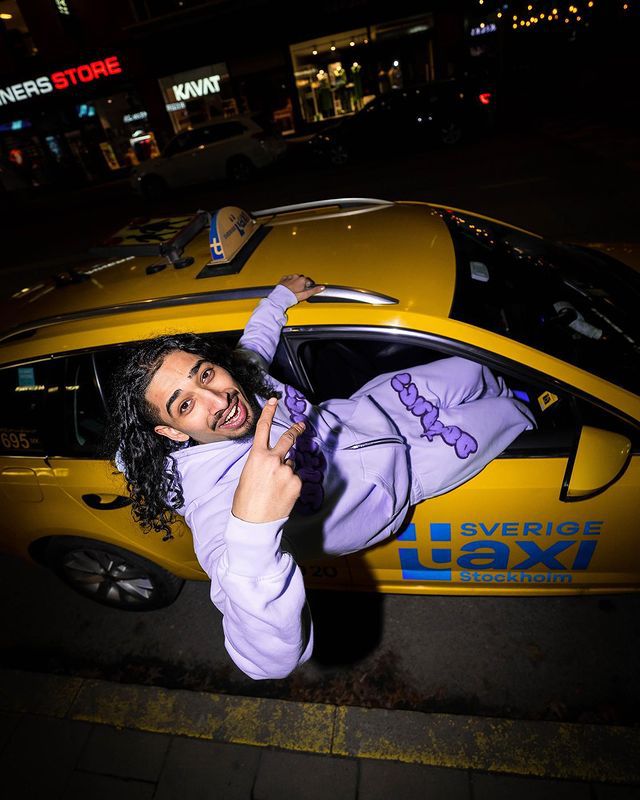 Men's Fashion Hooded Casual Sweatshirt Product information: Pattern: letters/numbers/text Color: blue, purple Size: M,L,XL,XXL Version: Loose Combination form: Single piece Popular elements: zipper Thickness: medium Fabric name: Polyester Applicable Gende