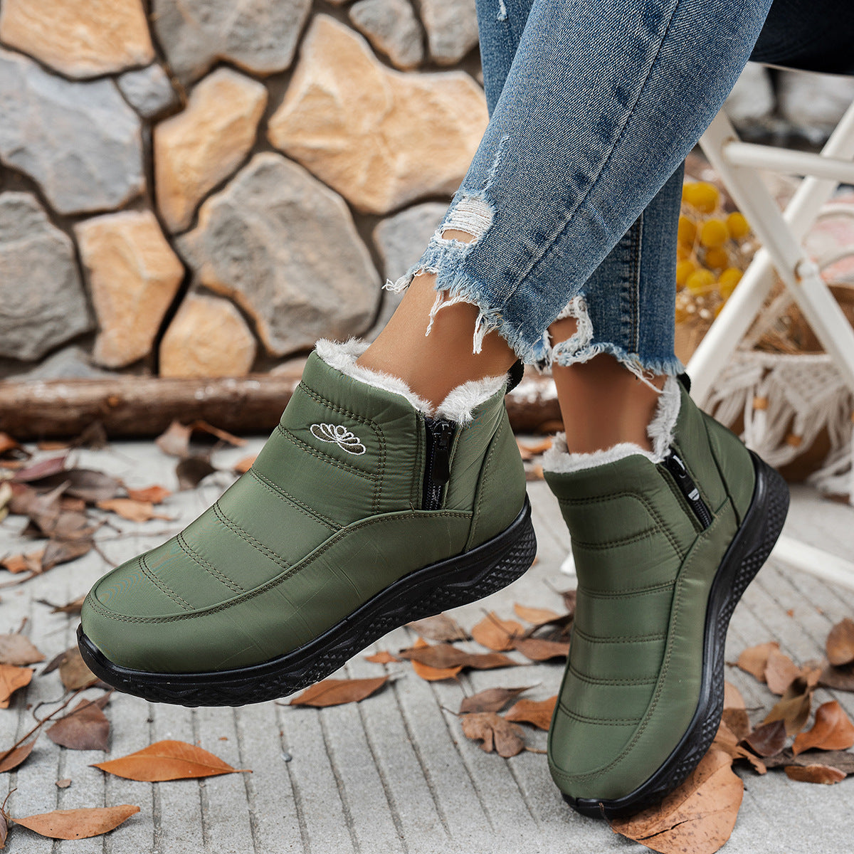 Winter Snow Boots WIth Side Zipper Casual Warm Plush Flat Shoes Women's Fleece Ankle Boot Product information: Upper material: satin Sole material: PU Upper height: medium upper Toe shape: round head Heel shape: Thick heel Inner material: washed wool Open